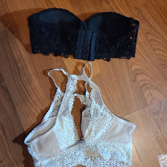 Medium bralette and black strapless bra - Picture 4 of 8